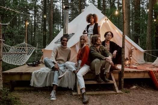 the art of glamping: where opulence meets the outdoors