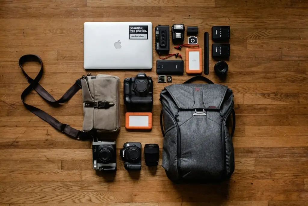 Packing Luxury Items For Your Next Vacation 6 securing electronics and tech gadgets for travel